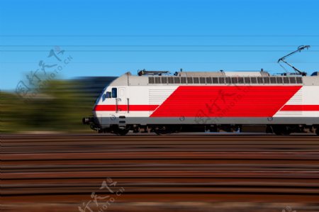 行驶中的快速火车图片