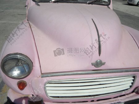 粉色的轿车头部