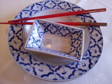 复古的青花瓷碗筷