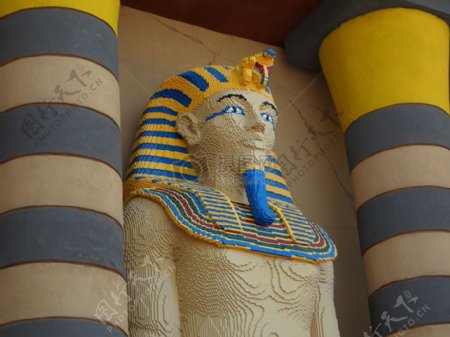 神秘的埃及法老雕像