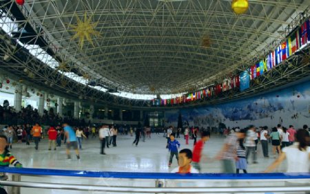 阿尔卑斯溜冰场
