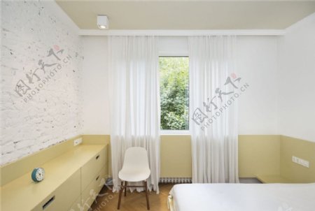 现代时尚客厅白色薄纱窗帘室内装修效果图