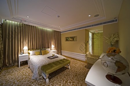 现代时尚卧室深色花纹地毯室内装修效果图