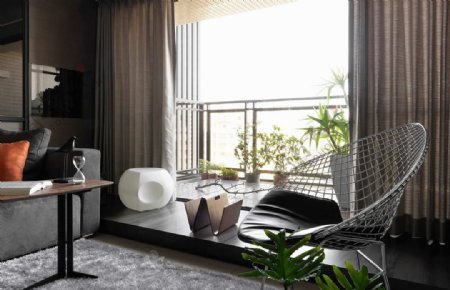 现代轻奢客厅白色铁艺吊椅室内装修效果图