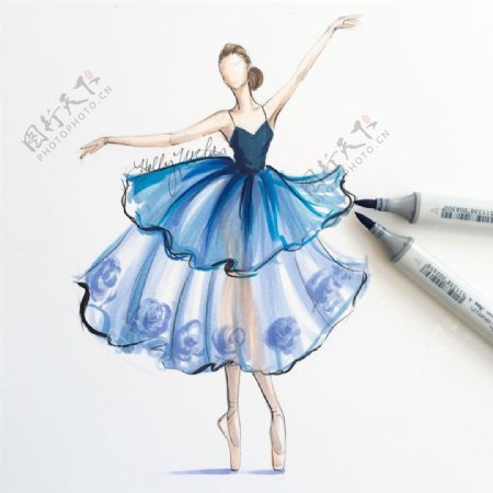 蓝色吊带花式纱裙设计图