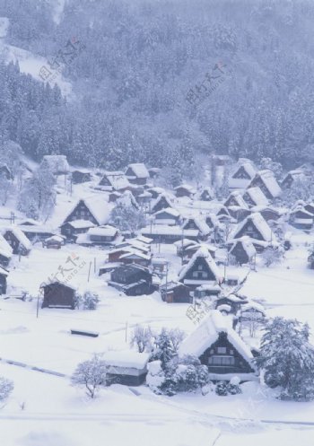 大雪中的村庄