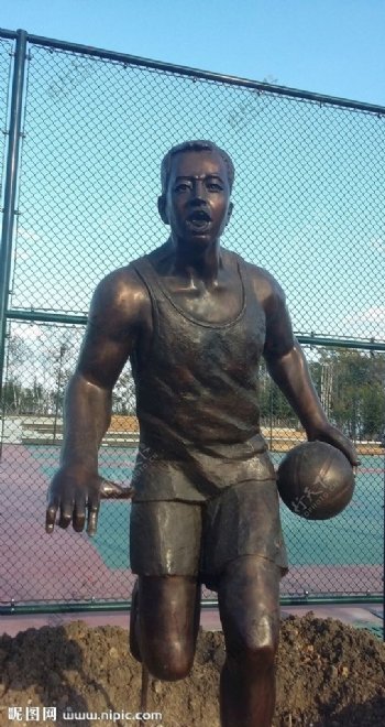 向阳运动休闲中心篮球场雕塑