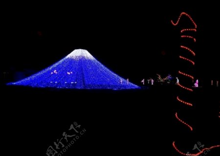 灯光节蓝色富士山