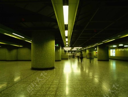地铁走廊