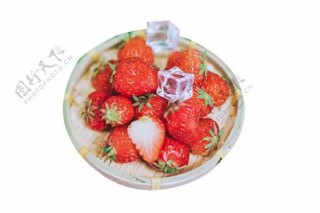 一盘草莓