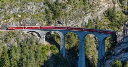 瑞士阿尔卑斯山观光火车