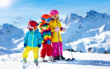 儿童滑雪图片