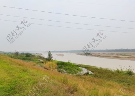 乡村河道风景图片