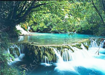 克罗地亚十六湖国家公园瀑布图片