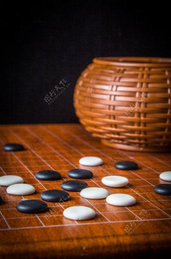 围棋黑白棋子复古背景海报素材图片
