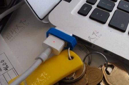 笔记本电源适配器钥匙扣夹