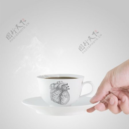 一杯咖啡和心脏的概念