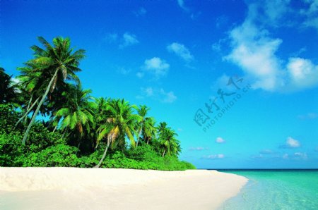 大海沙滩蓝天白云海岛海滩岛屿