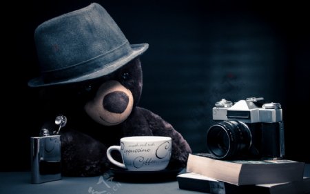 喝咖啡的熊