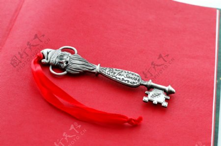 红色丝带欧式古典艺术造型钥匙图片