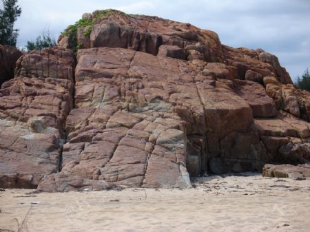 石头海滩图片