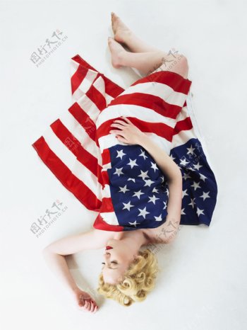 金发女郎美国国旗图片