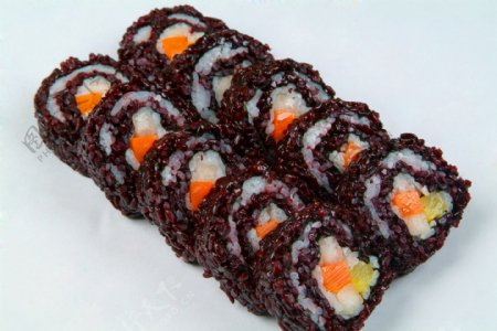 紫米鲜果卷寿司图片