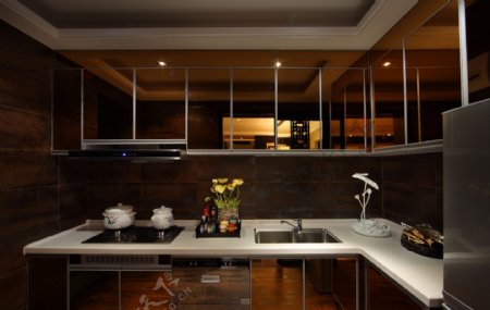 黑白色厨房设计