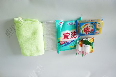 毛巾洗衣粉香皂图片