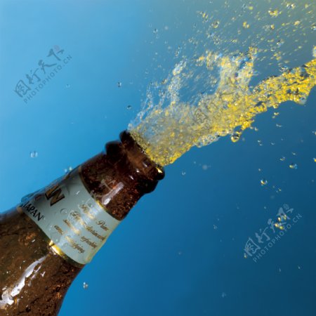 饮品饮料动感水泡水珠啤酒酒调酒冰爽广告素材大辞典