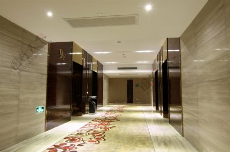 宾馆电梯走廊图片
