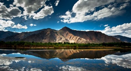 山湖美景