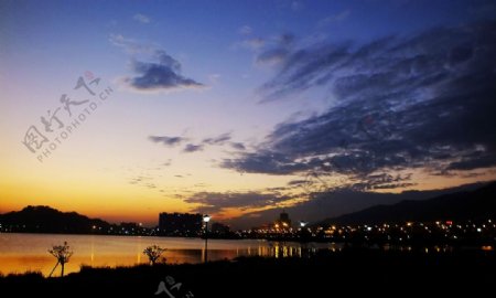 波海夕阳图片