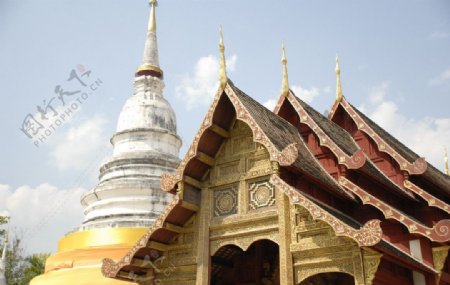 泰国清迈庙金色镂空花纹图片