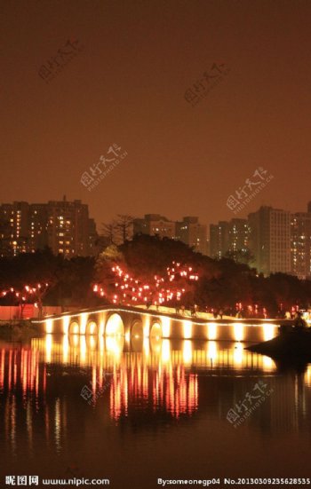 广州荔湾湖公园夜景图片