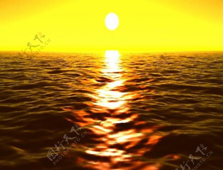 金黄色的海面夕阳