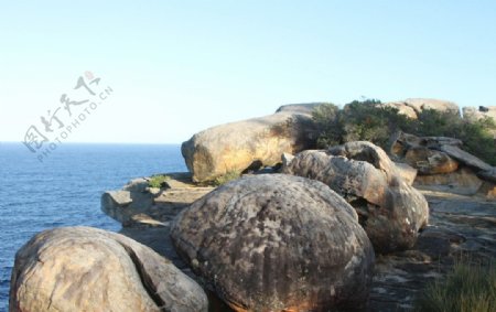 岩石大海图片