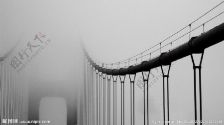 雾桥图片
