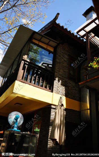 丽江束河古镇建筑小咖啡馆图片