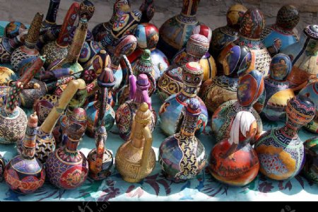 新疆传统文化陶罐手工艺艺术品图片