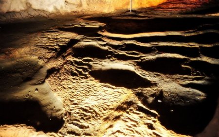 钟乳石洞内阶梯图片