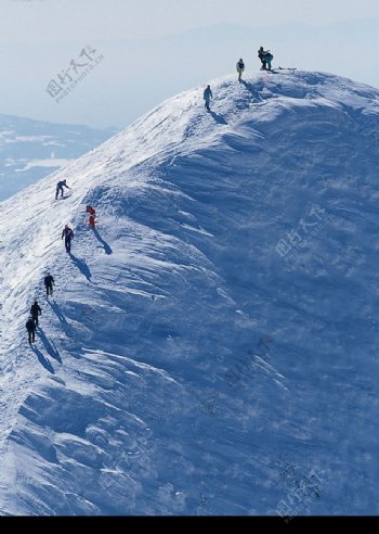 体育运动滑雪登山图片