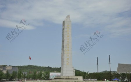 新北川地震纪念广场雕塑背面横构图近景图片