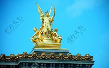 巴黎歌剧院屋顶雕塑图片