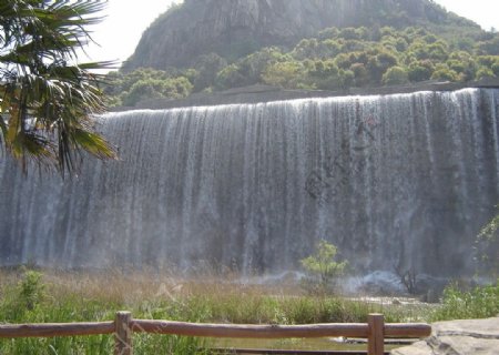 苏州乐园瀑布图片