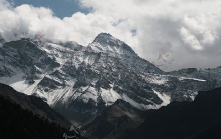 黄龙的雪山图片