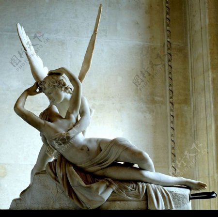 意卡诺瓦雕塑作品天使之吻图片