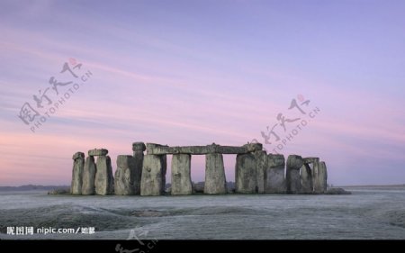 Windows7官方壁纸之巨石阵图片