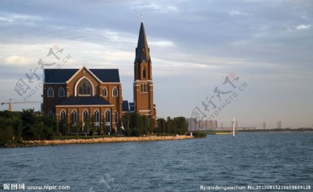 苏州独墅湖畔天主教堂图片