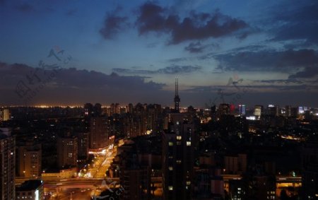 都市夜色上海市长宁路图片